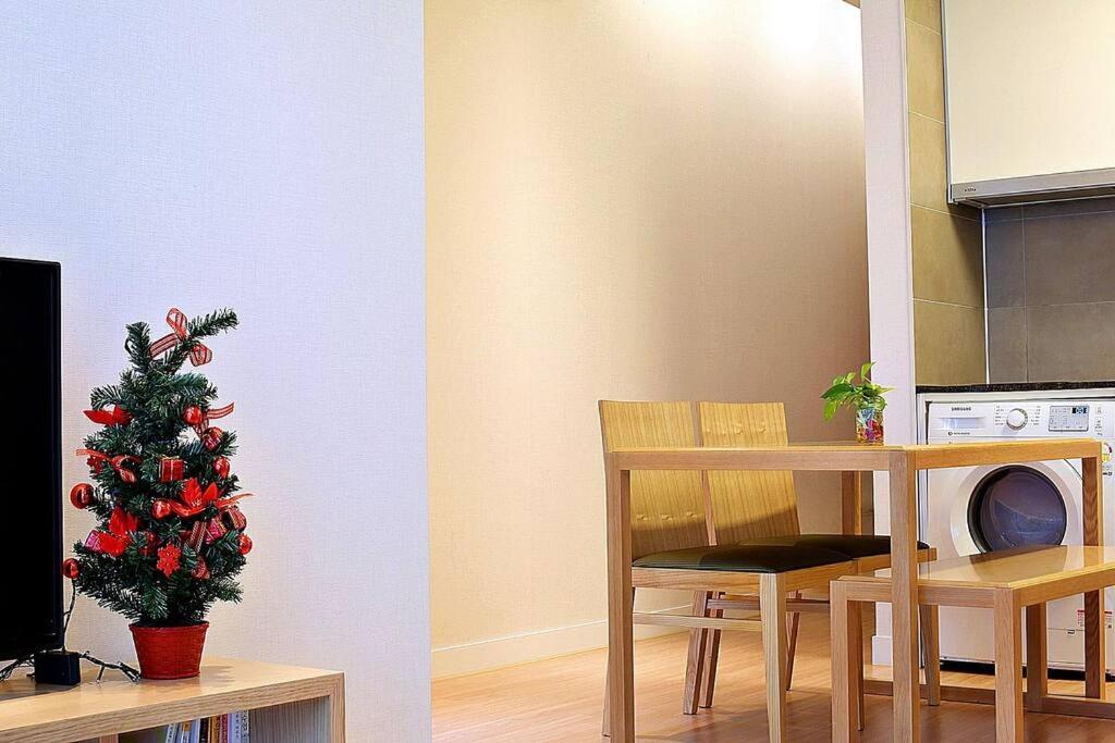 Coveted Palms Village Pension Jeju Bagian luar foto