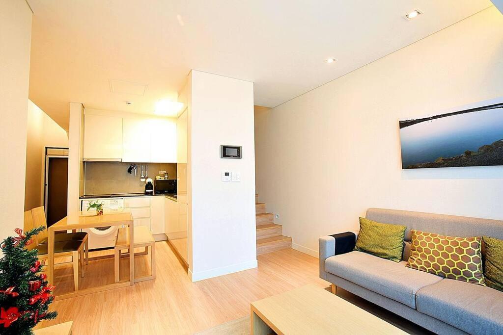 Coveted Palms Village Pension Jeju Bagian luar foto
